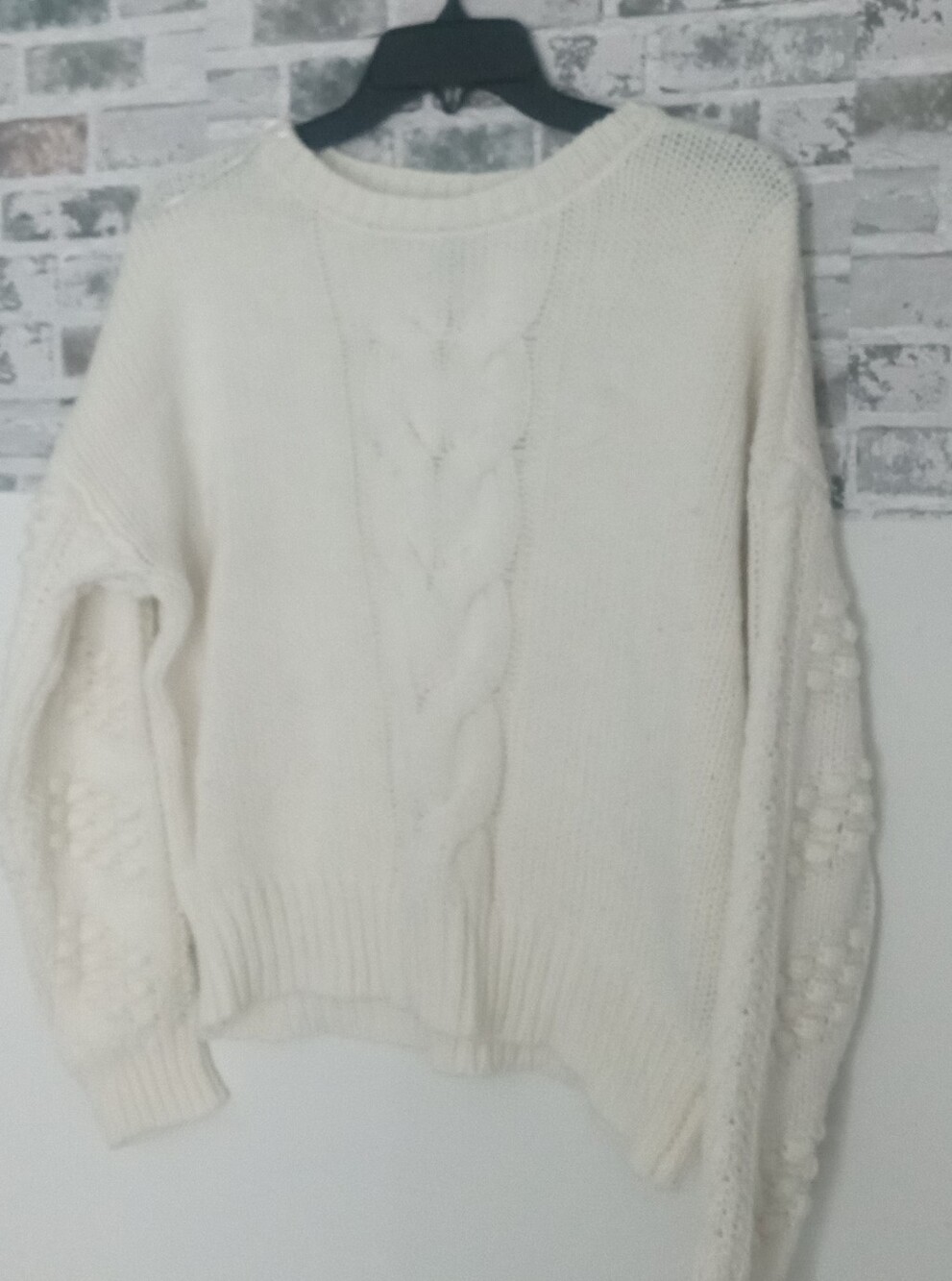 Moon And Madison Crewneck Sweater Large